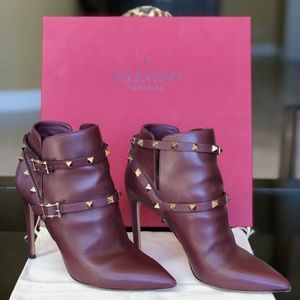 Valentino Garavani Rockstud ankle booties 38